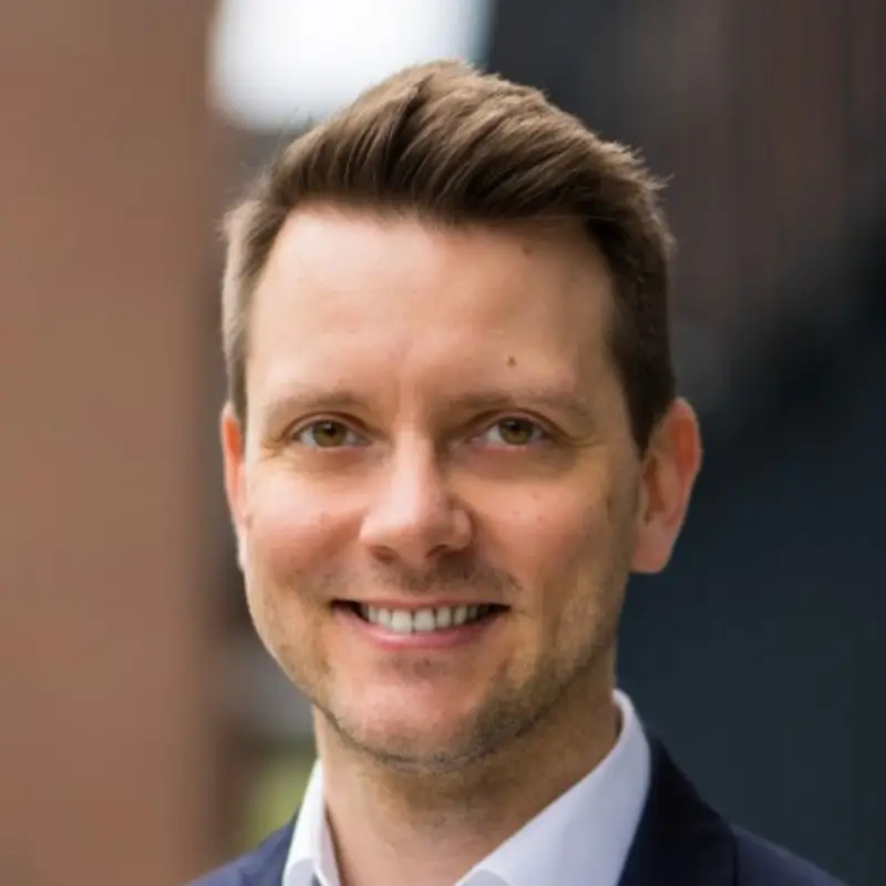 Dr. Simon Bujanowski